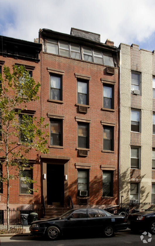 Primary Photo - 339 W 19th St
