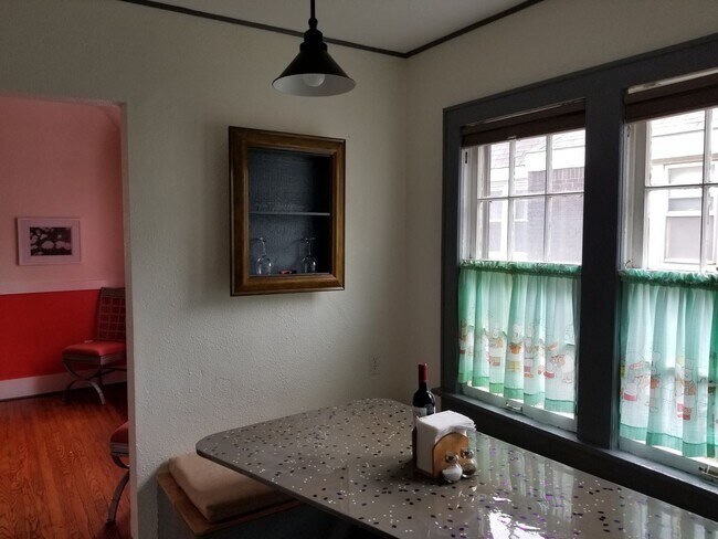 Foto del edificio - 2 br, 2 bath House - 923 NE 19th St