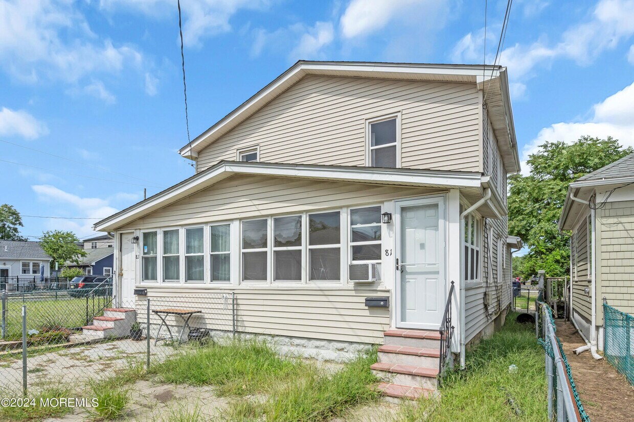 Primary Photo - 81 Seabreeze Way