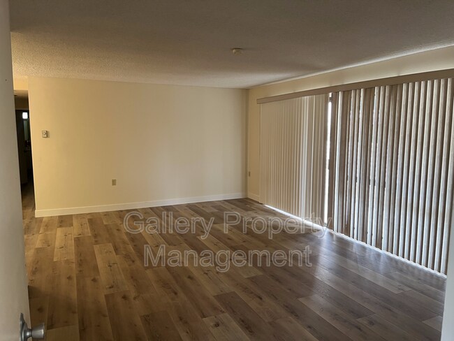 Building Photo - 3107 Via Serena S