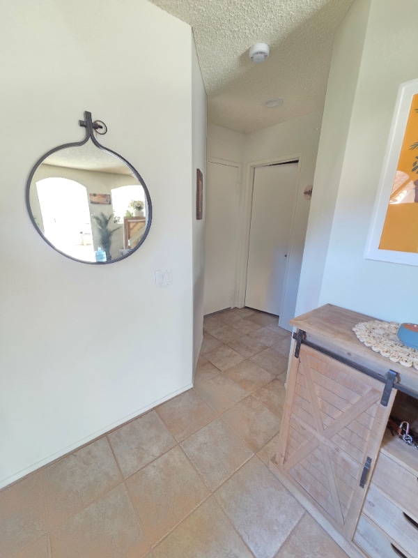 Building Photo - 740 Edgewater Dr