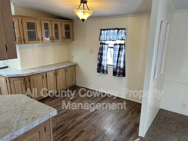 Foto del edificio - 4746 E Skyline Dr