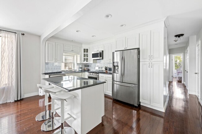 Foto del edificio - Amazing 3 bedroom