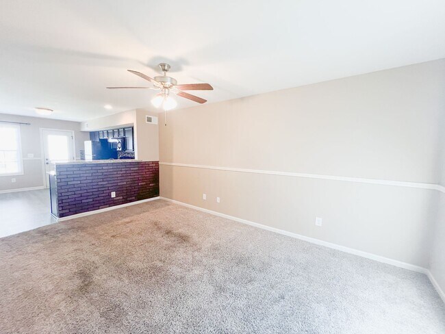 Foto del edificio - 2 Bedroom 1.5 Bathroom Townhome