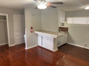 Building Photo - 8715 Timberside Dr