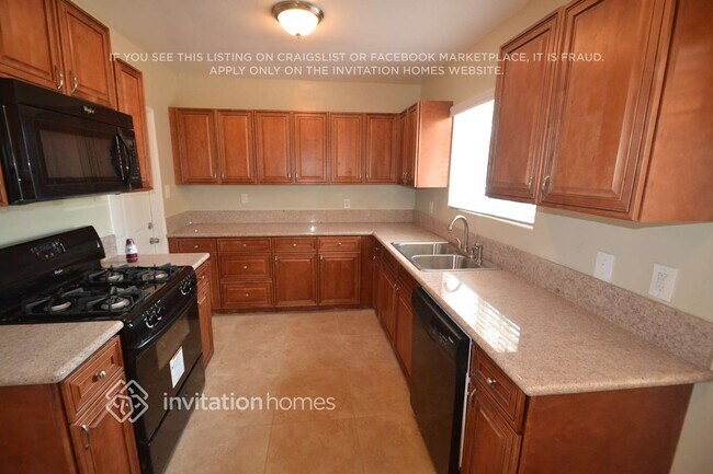 Foto del edificio - 15309 Kingsbury St