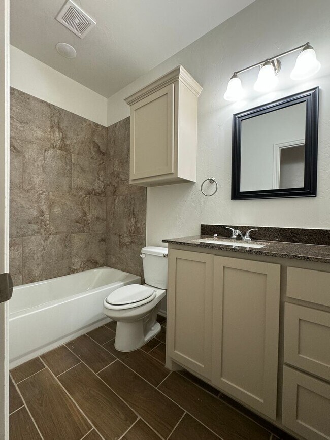 Foto del edificio - 1305 SW Pennsylvania Ave