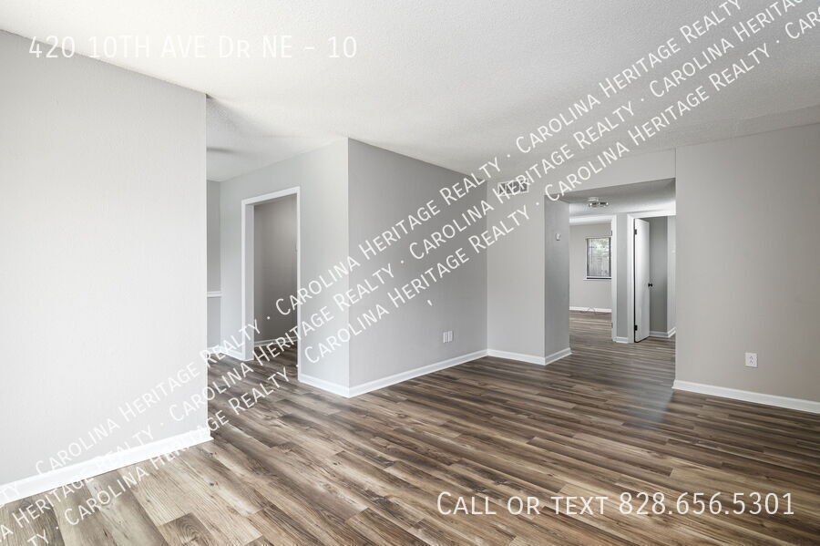 Foto principal - 420 10th Ave Dr NE