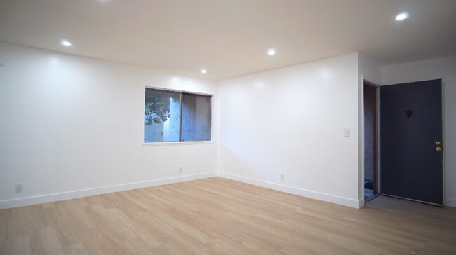 Foto del edificio - 247 N Capitol Ave
