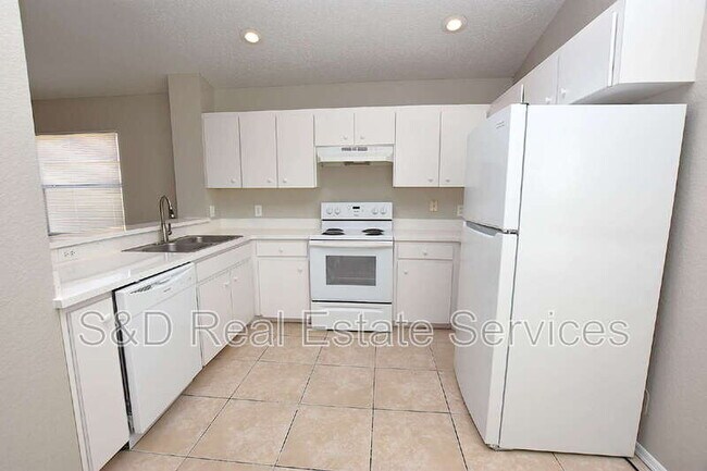 Foto del edificio - 7427 Gingko Ave