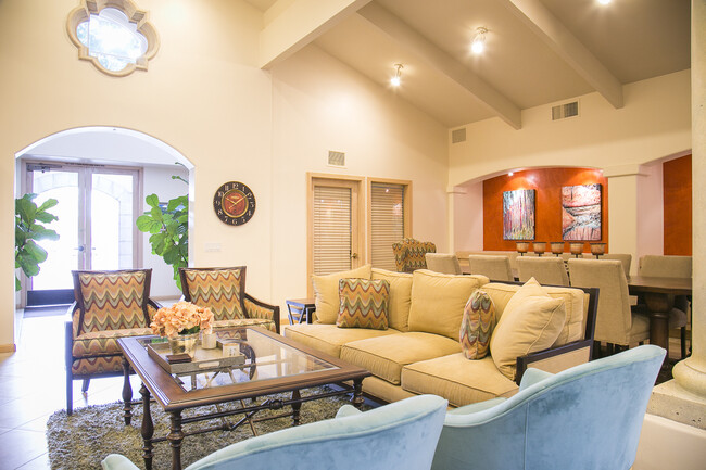 Building Photo - Total Quality Living! This chic and meticu...