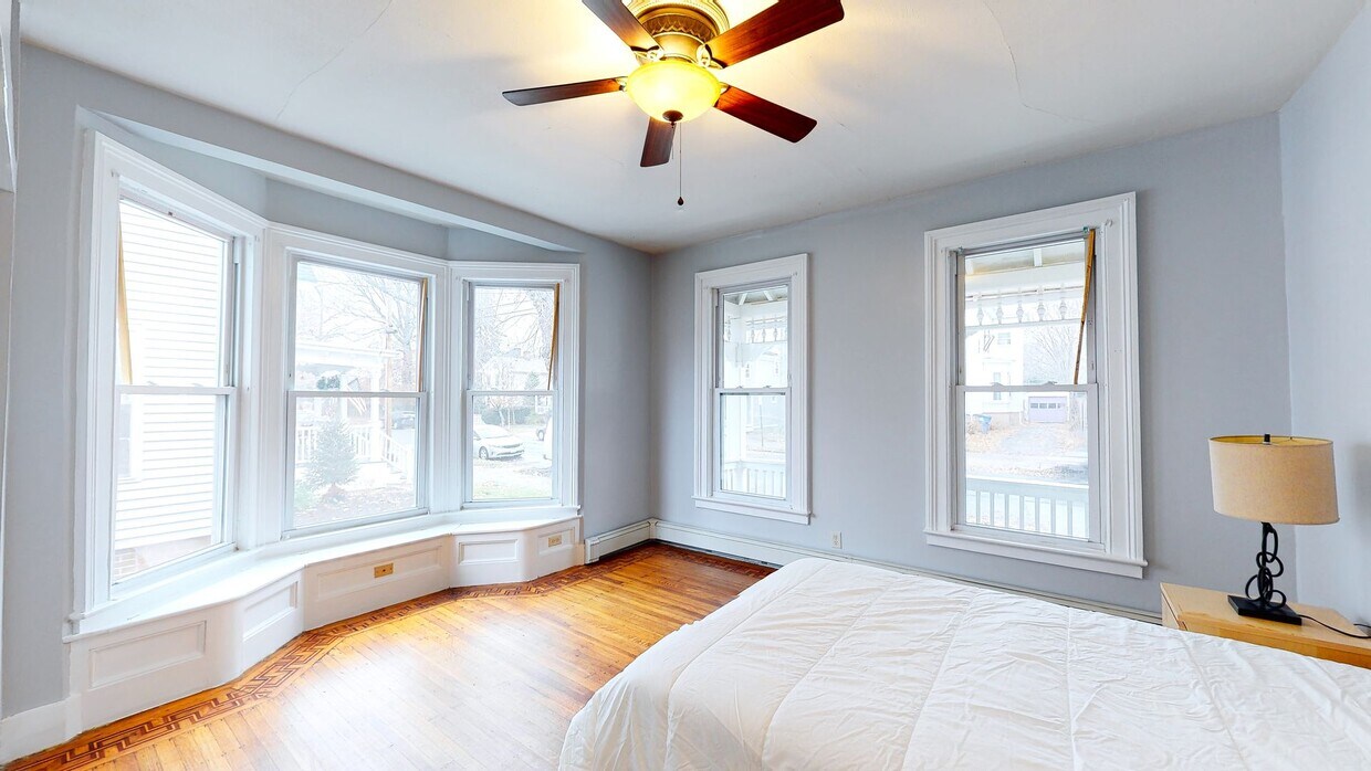 Primary Photo - Whole House Rental in East Rock w/Backyard...