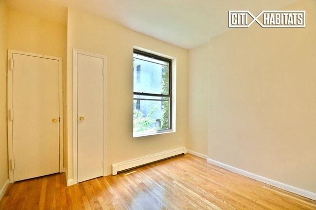 Foto del edificio - 390 Manhattan Ave