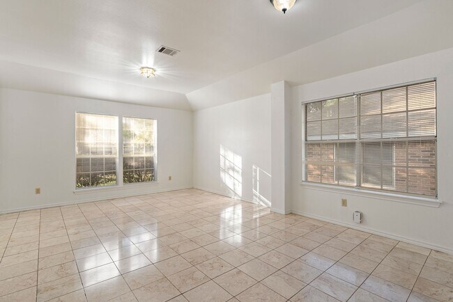 Foto del edificio - Beautiful 3 bedroom, 2 bathroom home in No...