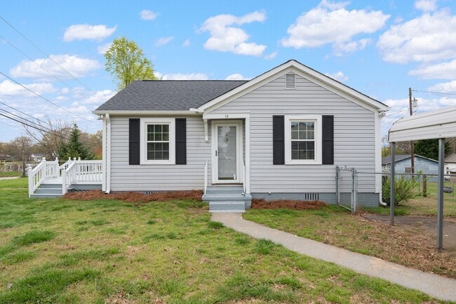 Building Photo - 2 Bedroom 1 Bath Within Walking Distance t...
