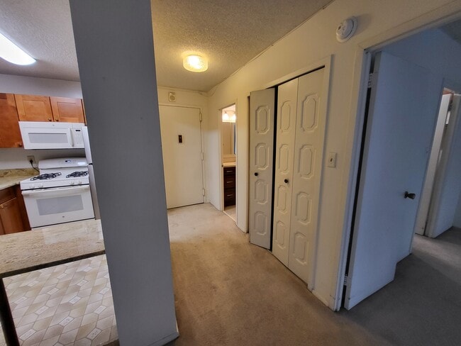 Building Photo - 5225 Pooks Hill Rd