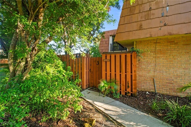 Foto del edificio - 1703 Park Meadows Dr
