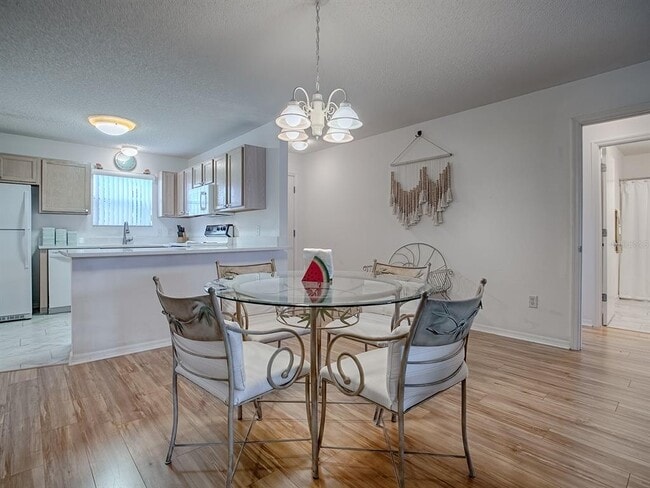 Foto del edificio - 3337 Ashbrook Pl