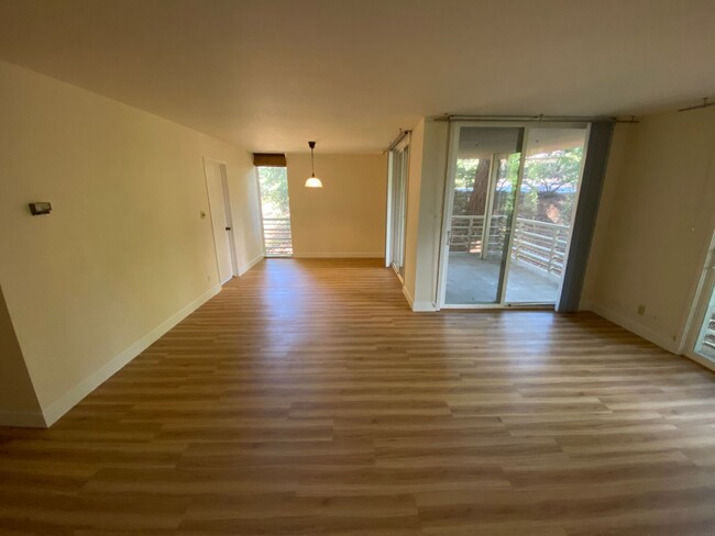Building Photo - Serene Condo in Beautiful Gated Community