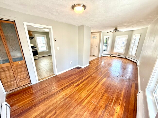 Building Photo - 42 Playstead Rd