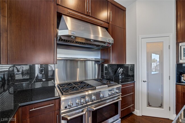Foto del edificio - 758 Jasper Point Ct