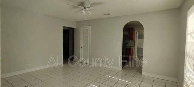 Foto del edificio - 611 NW 33rd Ave