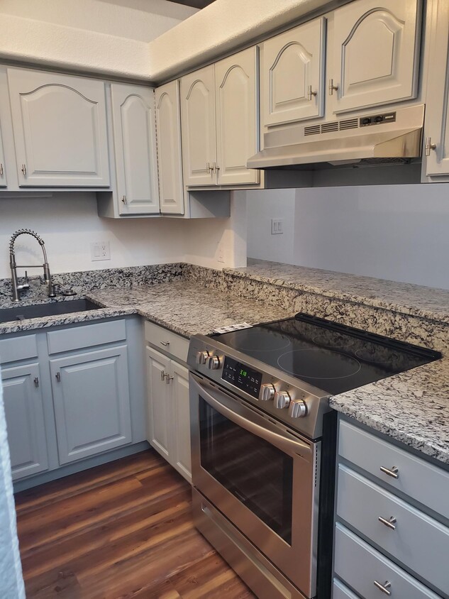 New appliances and counters - 325 S Union Ave