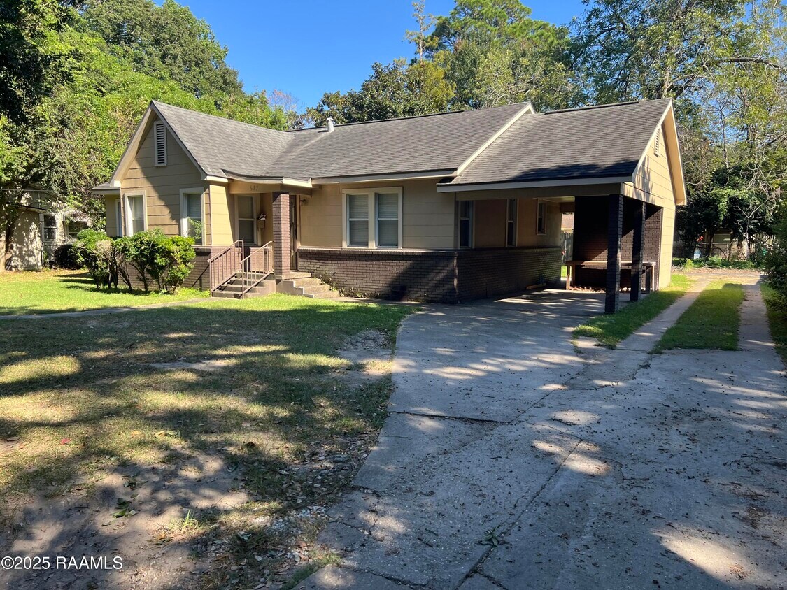 Primary Photo - 617 Wilson St