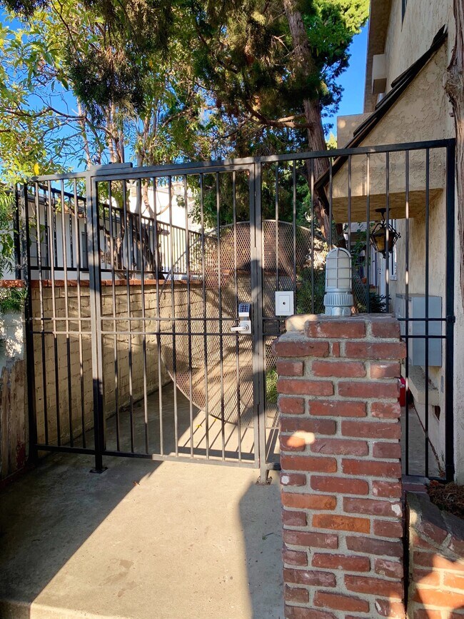 Foto del edificio - 3426 Keystone Ave