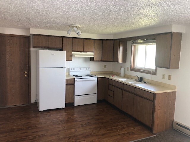 Kitchen - 115 Knoll Rd