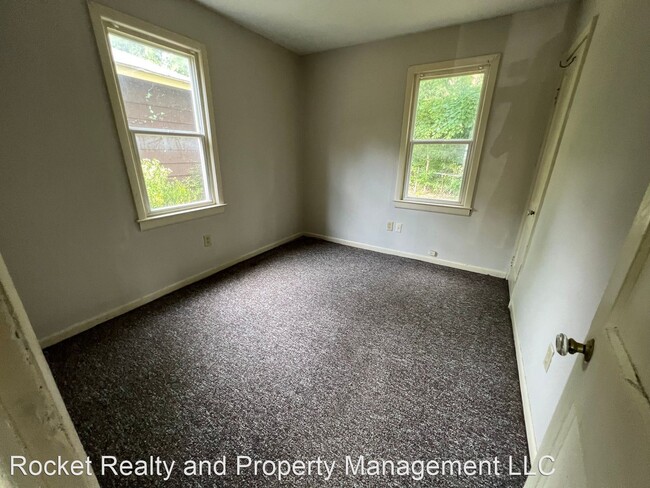 Building Photo - 3 br, 1 bath House - 1919 Wisconsin Ave