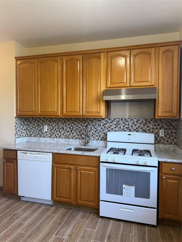 Foto principal - 72-31-72-68 68th St