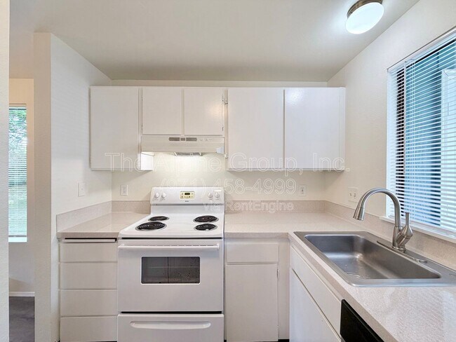 Foto del edificio - 3800 NW Chemult Pl