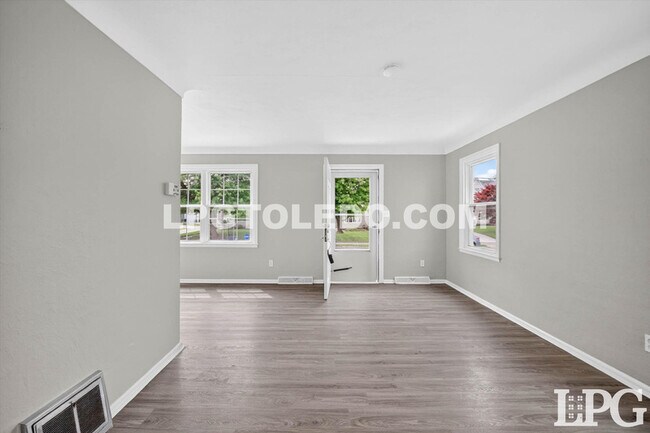 Foto del edificio - 4406 Asbury Dr