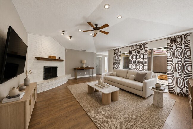 Foto del edificio - 12210 Ravenmoor Dr