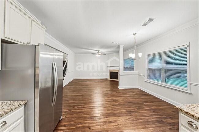 Foto del edificio - 514 Crestmont Ln