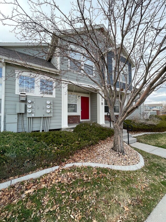 Foto principal - Lovely 2BD/1.5 BA Broomfield Townhome - Av...