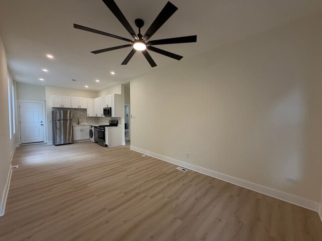 Building Photo - 1322 W Ohio St