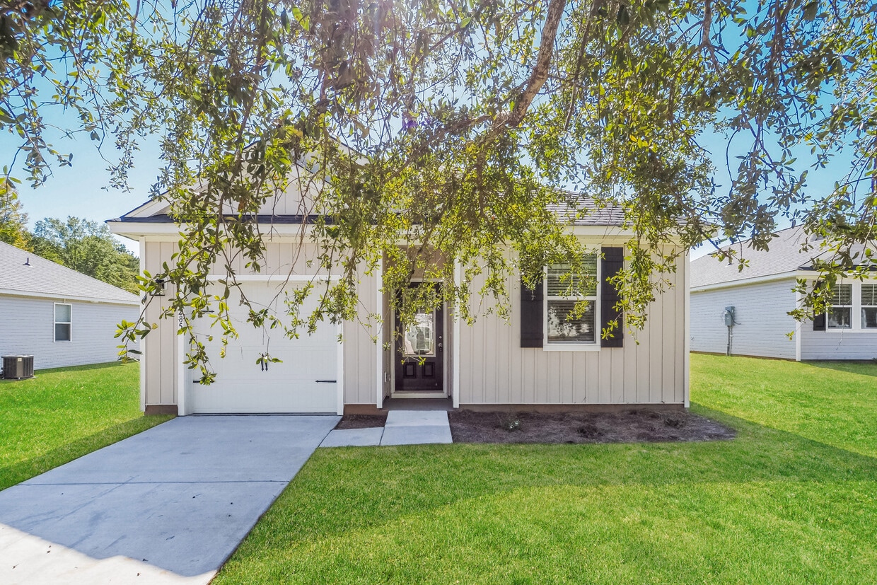 1285 Warrens Way, Manning, SC House Rental in Manning, SC