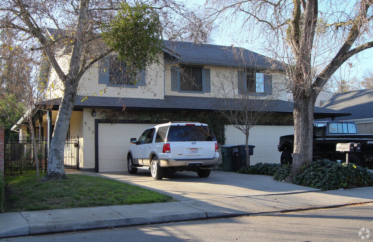 Primary Photo - 937 Douglas St