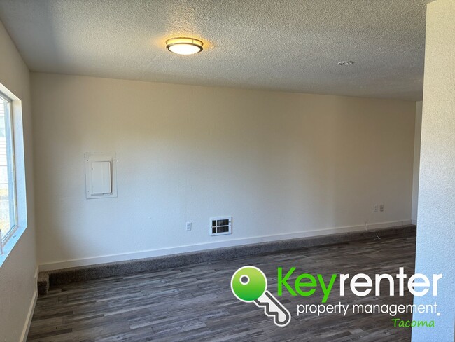 Building Photo - Recently Renovated Tacoma Home