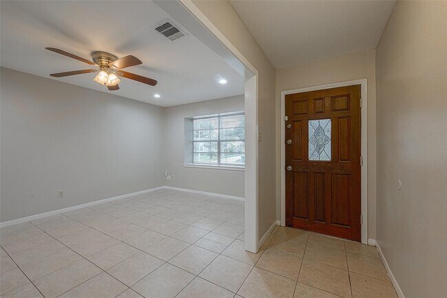 Building Photo - 8110 Cadawac Rd
