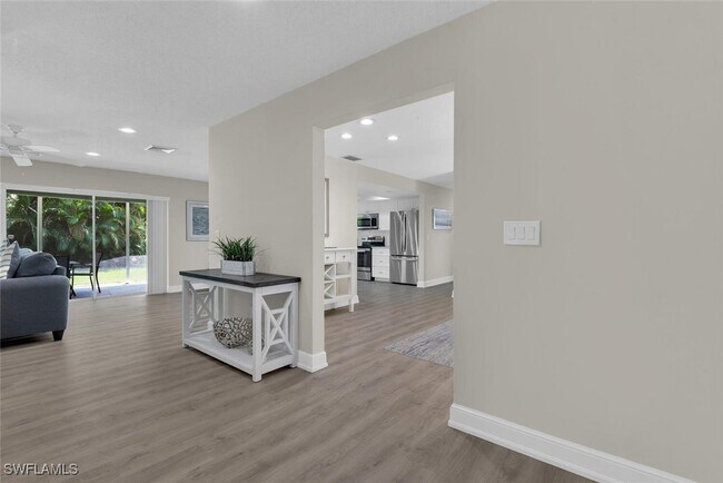 Foto del edificio - 150 1st Ave N