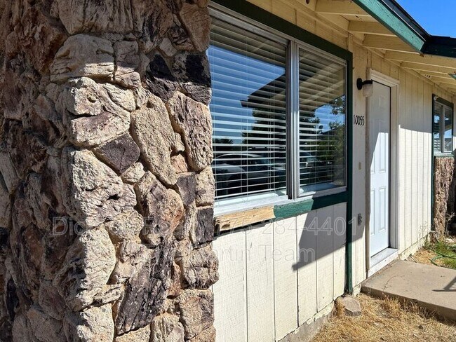 Building Photo - 10055 Sagewood Dr