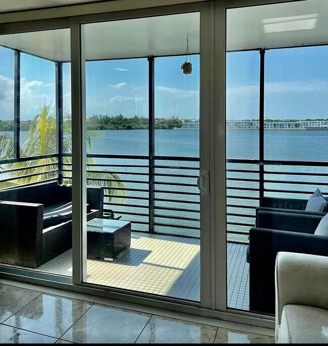 Foto del edificio - 1175 NE Miami Gardens Dr