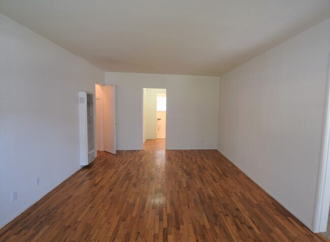Building Photo - 5220 Radford Ave