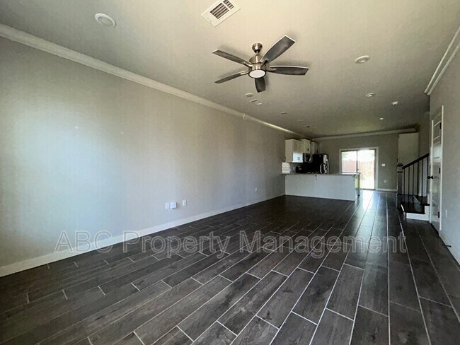 Foto del edificio - 3205 SW Hillstone Ave