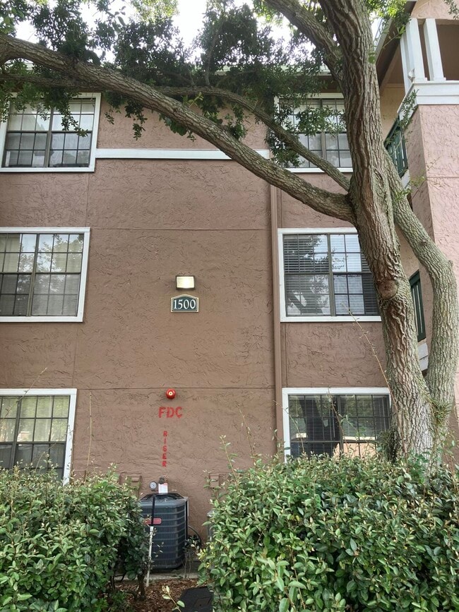 Building Photo - 7667 N Wickham Rd