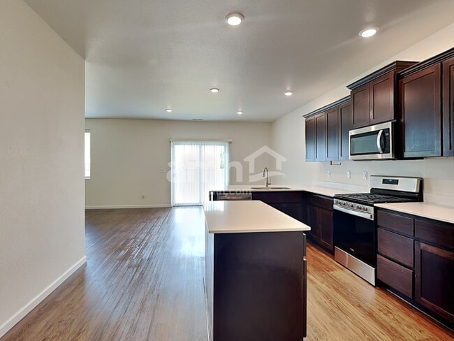 Building Photo - 2352 NW Matteo Dr