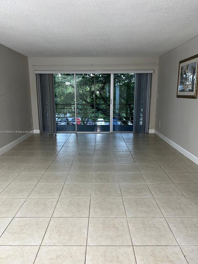 Building Photo - 4215 N University Dr